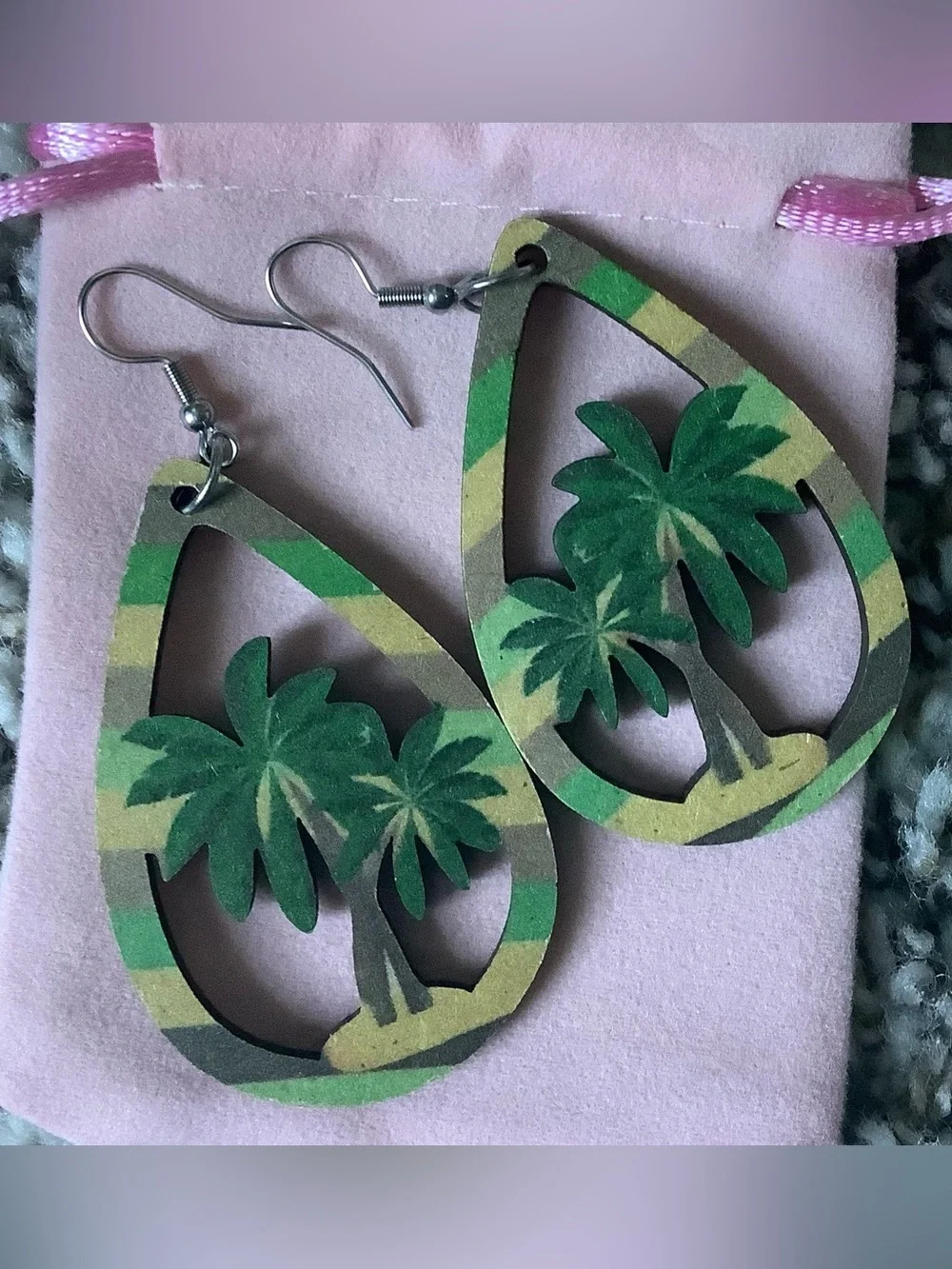 Lightweight Palm Tree Cutout Drop Earrings - Green & Tan